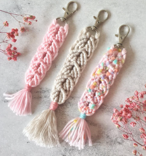exporter of macrame key chains
